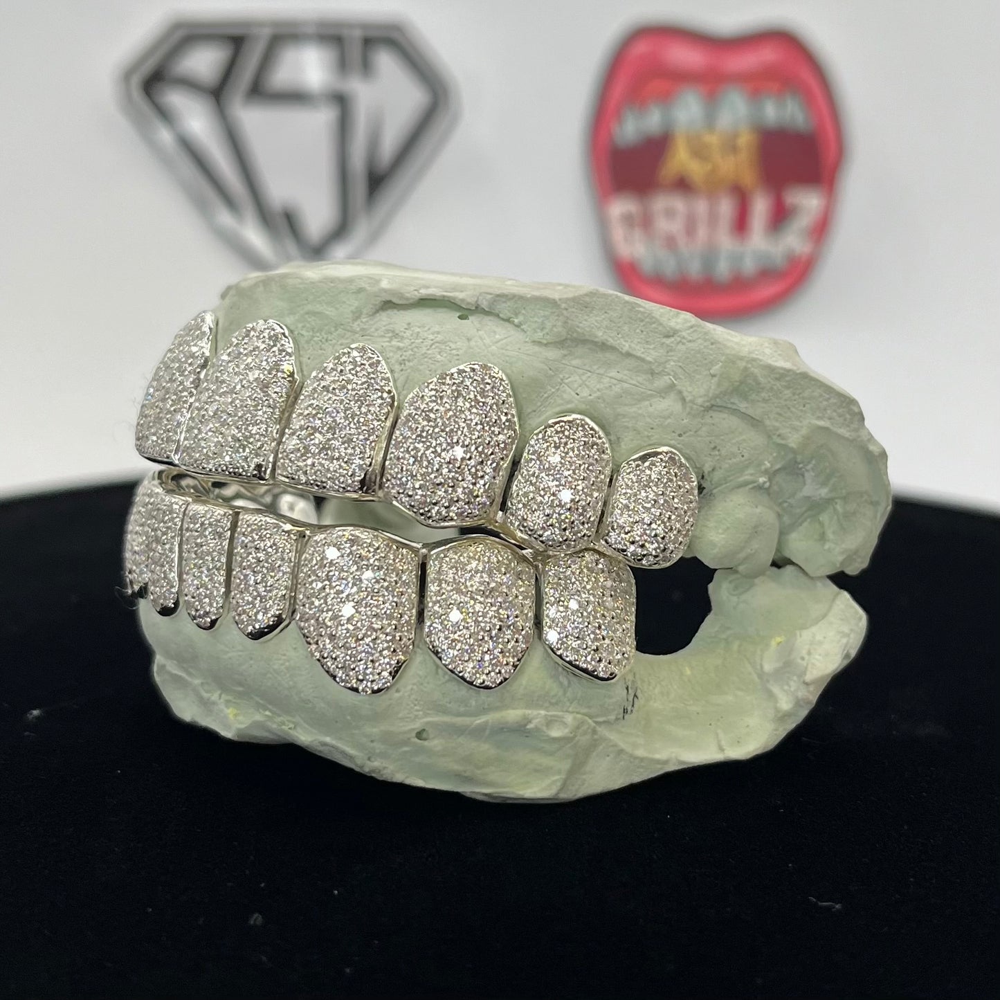 10/10 Honeycomb VVS Moissanites Grillz